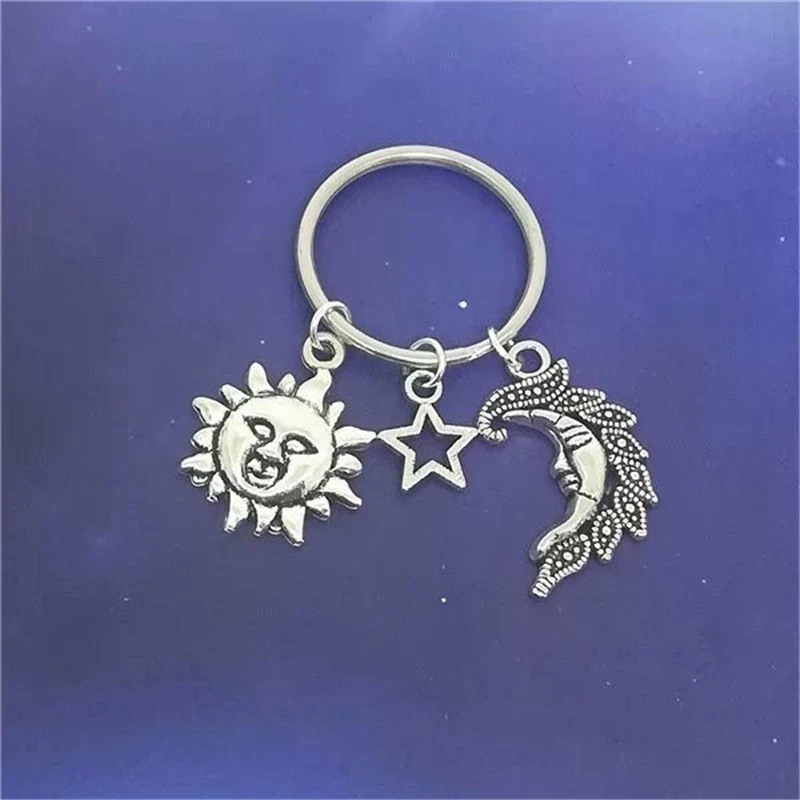 Fashion Personality Antique Silver Color Cartoon Sun and Moon Key Chains Star Key Rings Creative Gift for Space Lovers