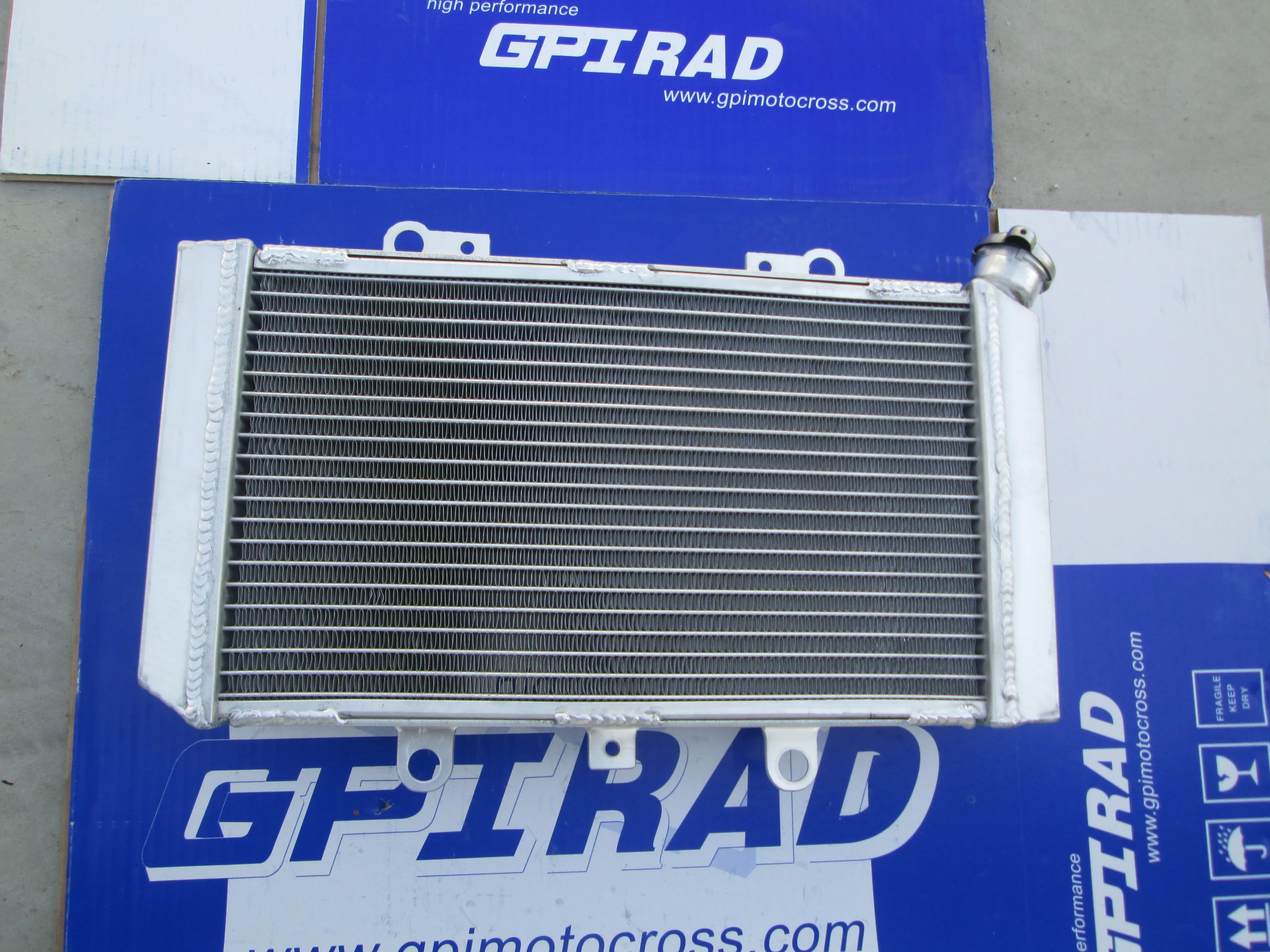 All Aluminum Radiator For 2002-2008 YAMAHA QUAD GRIZZLY 660 / YFM660F / YFM660F 4x4 2002 2003 2004 2005 2006 2007 2008