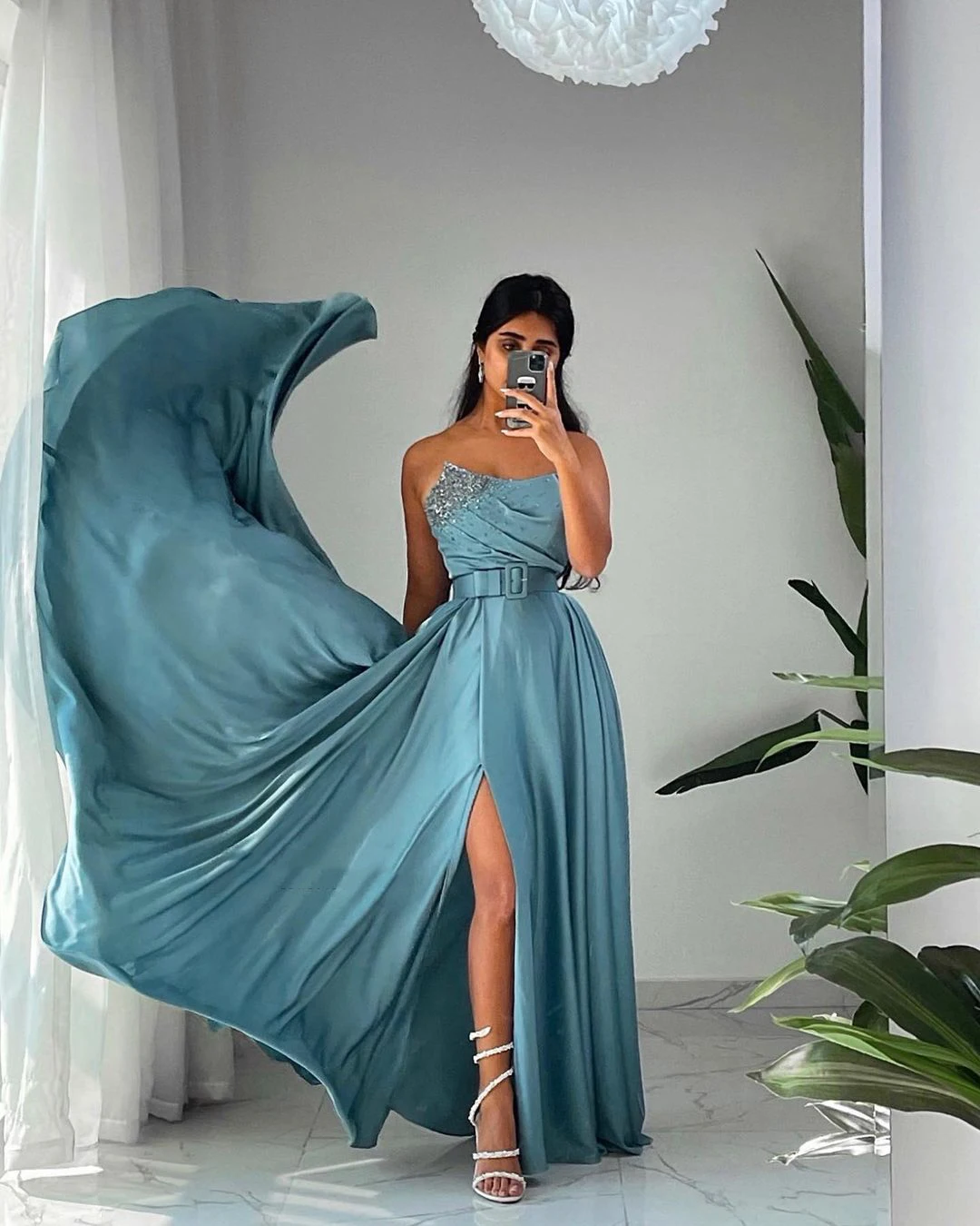 Prom Dresses Long Satin Beads Front Slit Prom Gowns Saudi Arabic Women Formal Dress Abendkleider 2022 Kristall