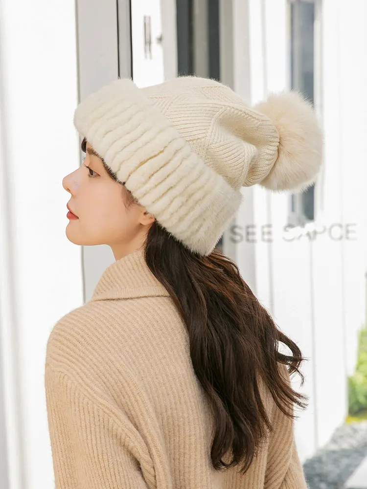 2021 New Mink Fur Hats with Rabbit Wool Blended Knit Fur Hat Fox Fur Ball Winter Warm Lovely Ear Protection Cap Skullies Lady