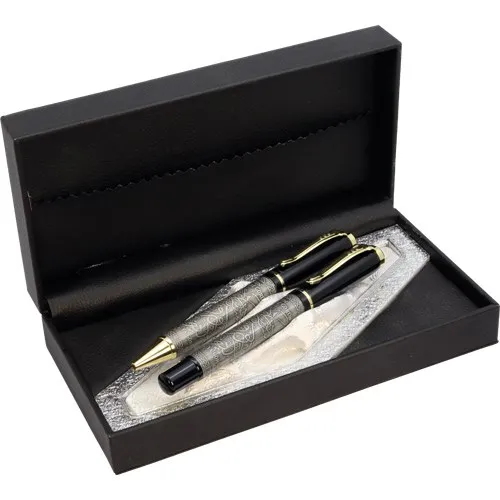 Double Pen Set Vip Boxed. Ballpoint and Roller Pen. The name you want is written on it for free.