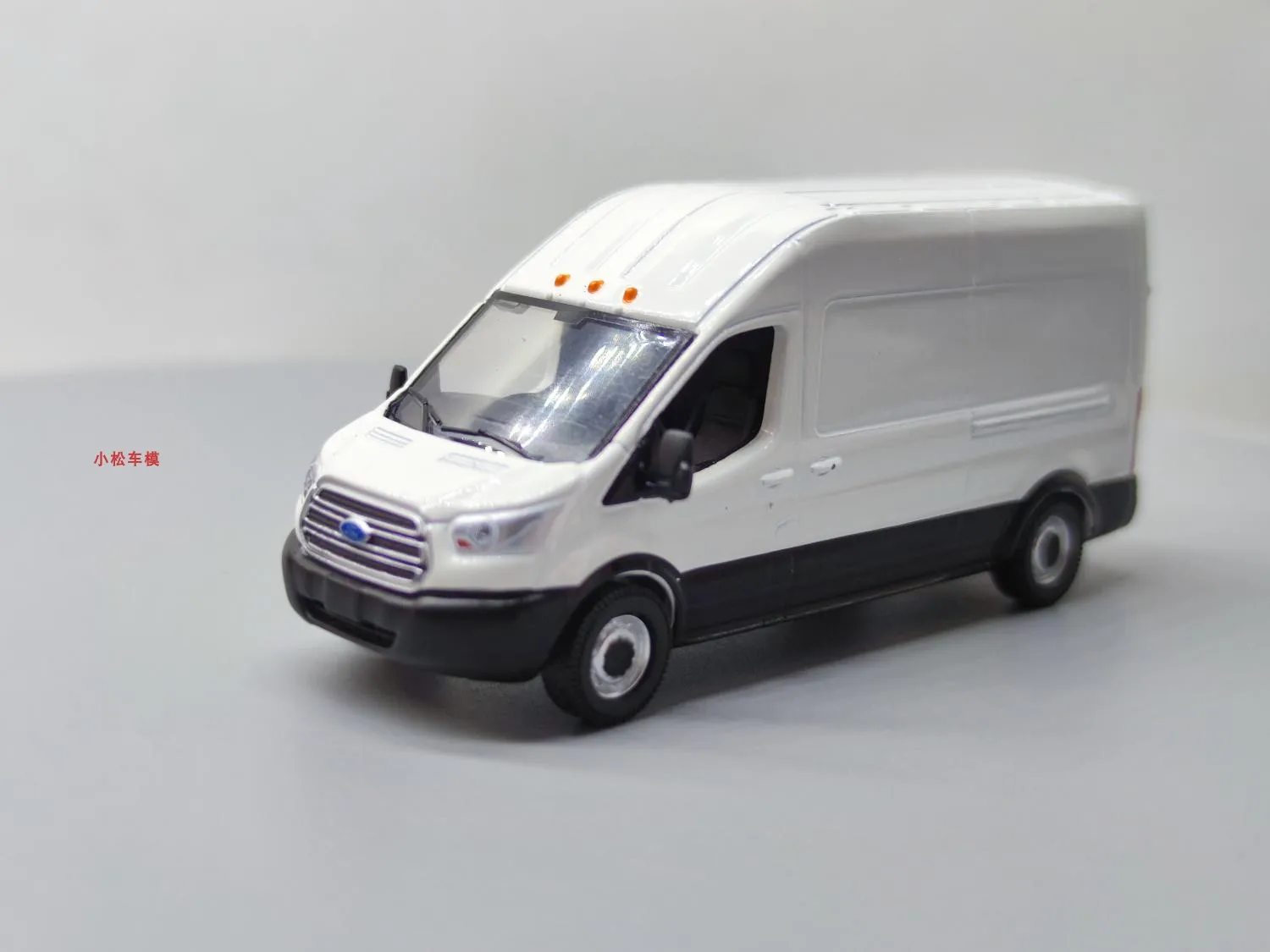 1:64 GreenLight 2015 Ford MRT LWB high-roof van plain board  Collection of die-cast alloy car model toys gifts