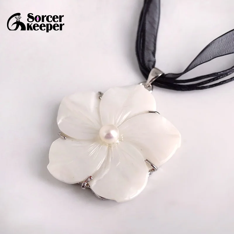 SorcerKeeper Fashion Natural Black Pearl & Hand-carved SeaShell Peach Flower Women Necklaces & Pendants Jewelry BD723