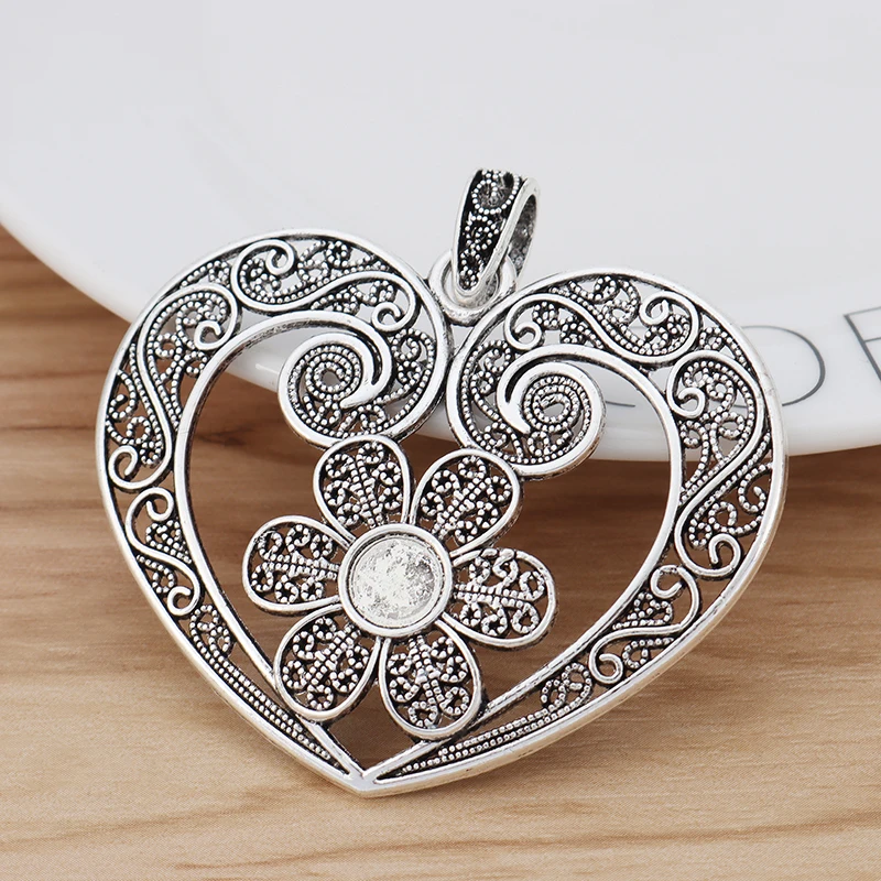 2 Pieces Tibetan Silver Hollow Open Flower & Heart Charms Pendants for DIY Necklace Jewellery Making Findings Accessories