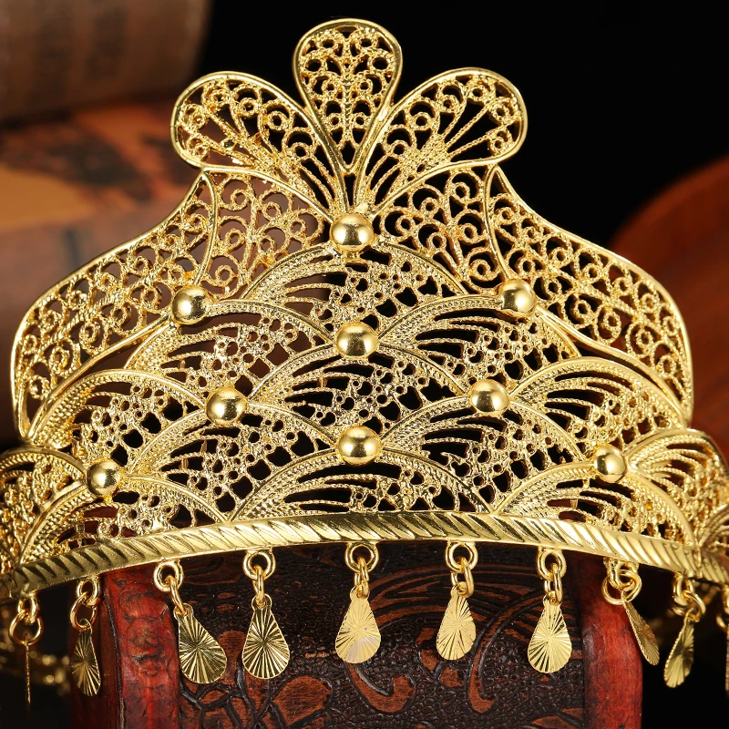 Dubai Fringe Design Bride Crown Hollow Out Courtly Style Carving Patterns accessori per capelli femminili gioielli con fascia in metallo