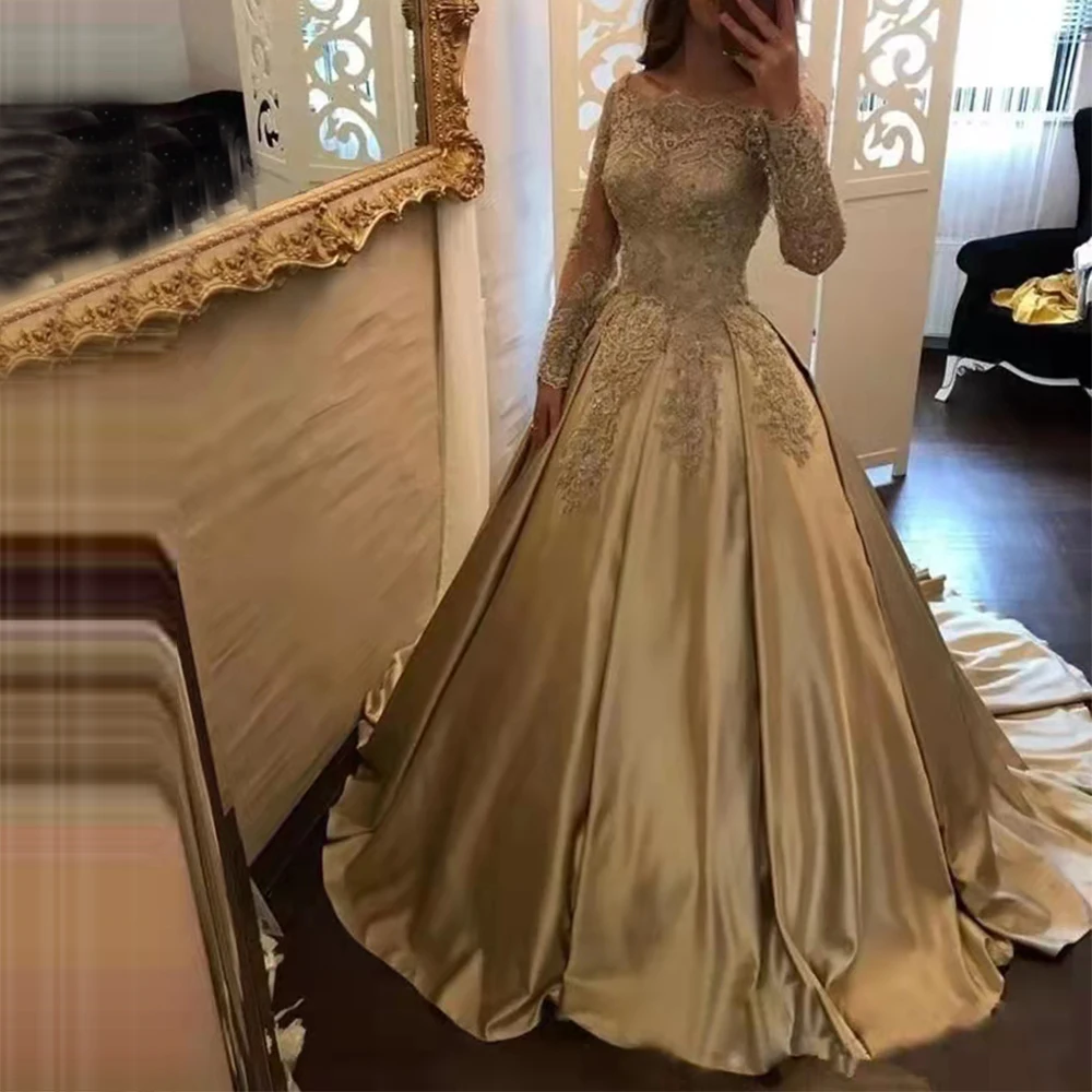 

Luxury Gold Lace Applique Satin Wedding Dresses 2021 Long Off Shoudler Ball Gown Boat Neck Lace Up Bridal Gown Customize robe de