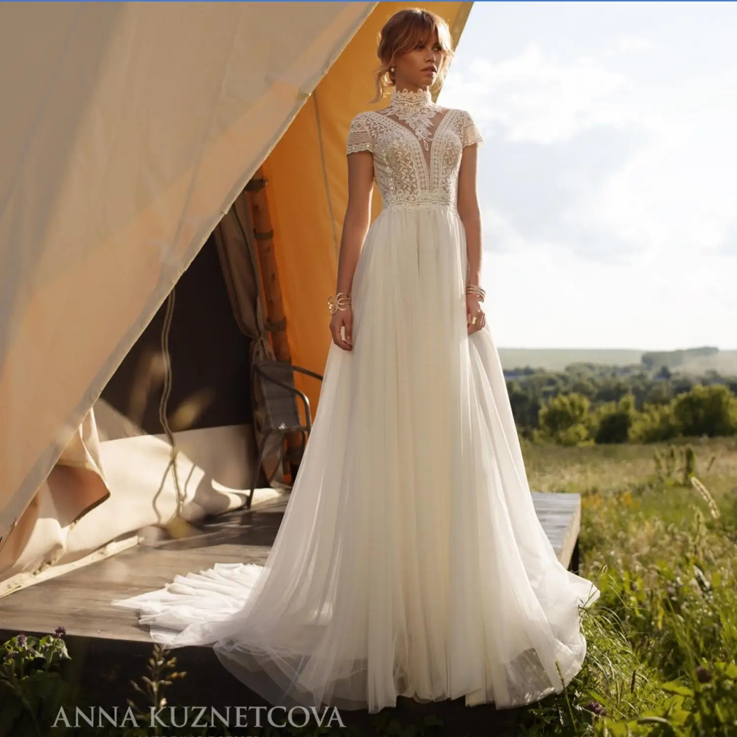 Vestidos de novia de encaje con cuello alto y manga larga, traje de novia con apliques, espalda hueca, cola de barrido, línea A, novedad