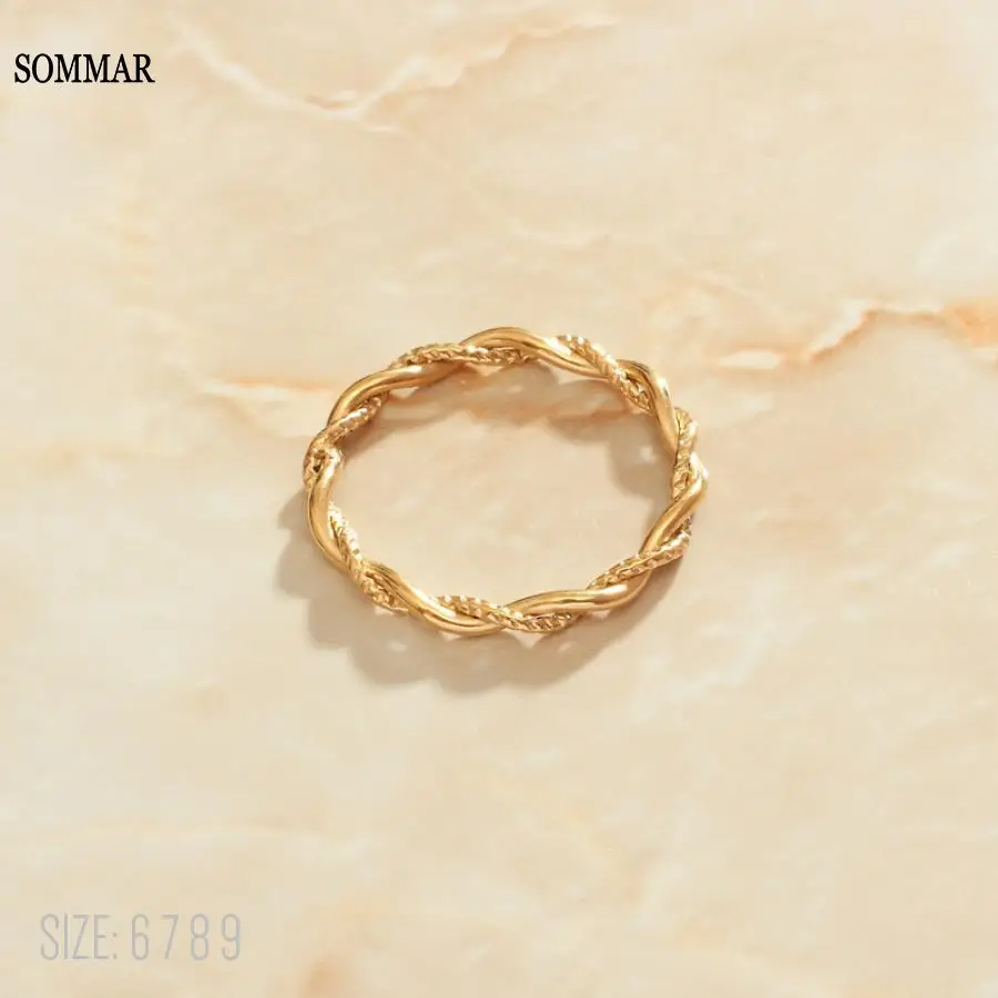 

SOMMAR 2022 trend Gold Plated color size 5 6 7 8 9 Girl engagement ring Intertwined lines ring men floating charms