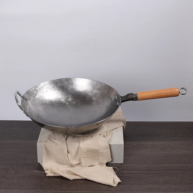 Chinese Handmade Wrought Iron Wok Guarantee Hammering Wooden Handle Round Bottom High Quality Cookware