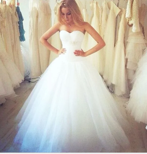 Soft Tulle Sweetheart Ball Gown Wedding Dresses 2021 Simple Style Puffy Bridal Gown Lace-up Plus Size Robe De Mariage Cheap Sale