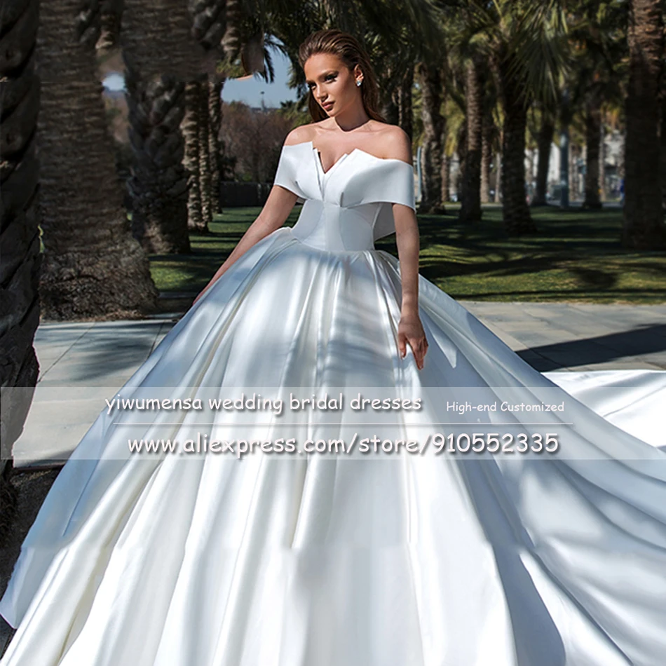 White Soft Matte Satin V Neck Wedding Dress Pleated Waist Boho Bridal Gown Vestidos De Noiva Off Shoulder Ball Gown Dresses A138