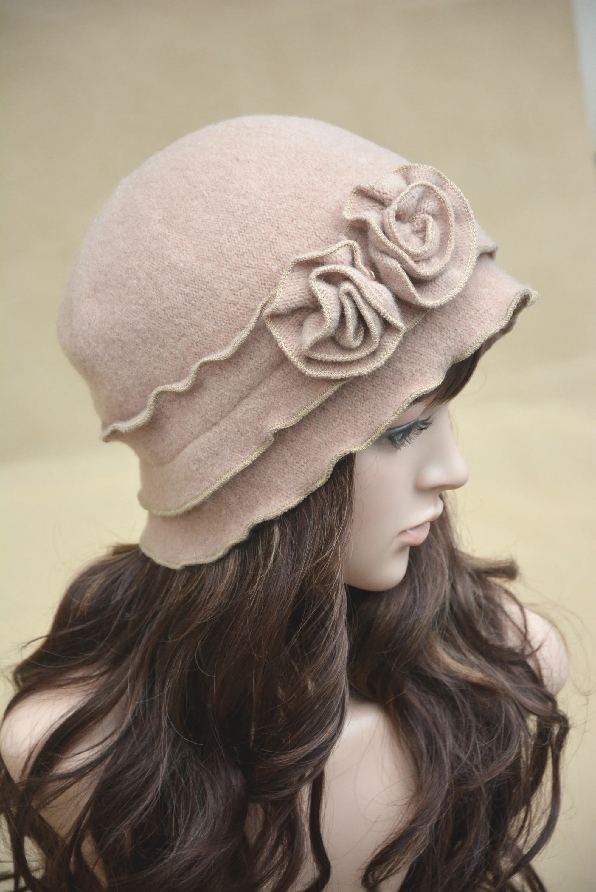 Lawliet Wintermütze, Damen-Beret, 1920er-Jahre, GATSBY-Stil, einfarbig, mit zwei Blumen, Wollmütze für Damen, Damen-Haube, gehäkelte Mütze, A285. – Detail 9