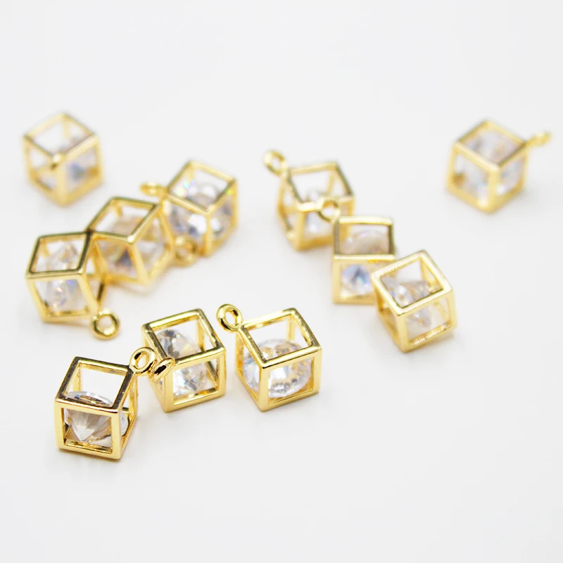 

5pcs 8*9mm 24K Champagne Gold Color Plated Brass Cube Zircon Small Bead Charms High Quality Jewelry Accessories Necklace Pendant