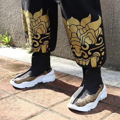 2023 men's shoes chinese style official boots bronzing gold embroidery retro high top shoes men with Chinese style shoes men