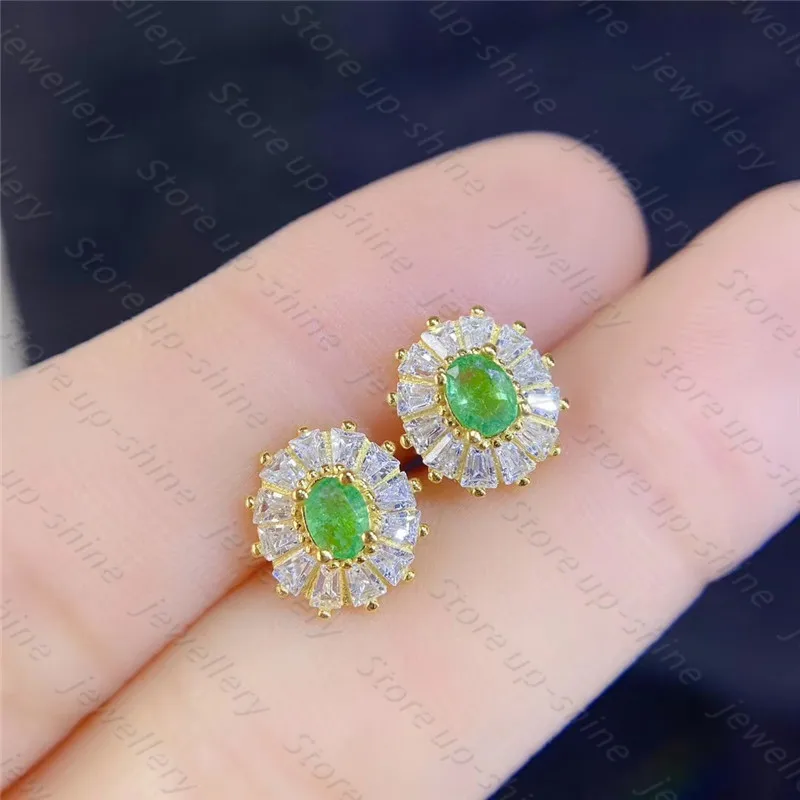 

Женские серьги из серебра 925 пробы с натуральным изумрудом