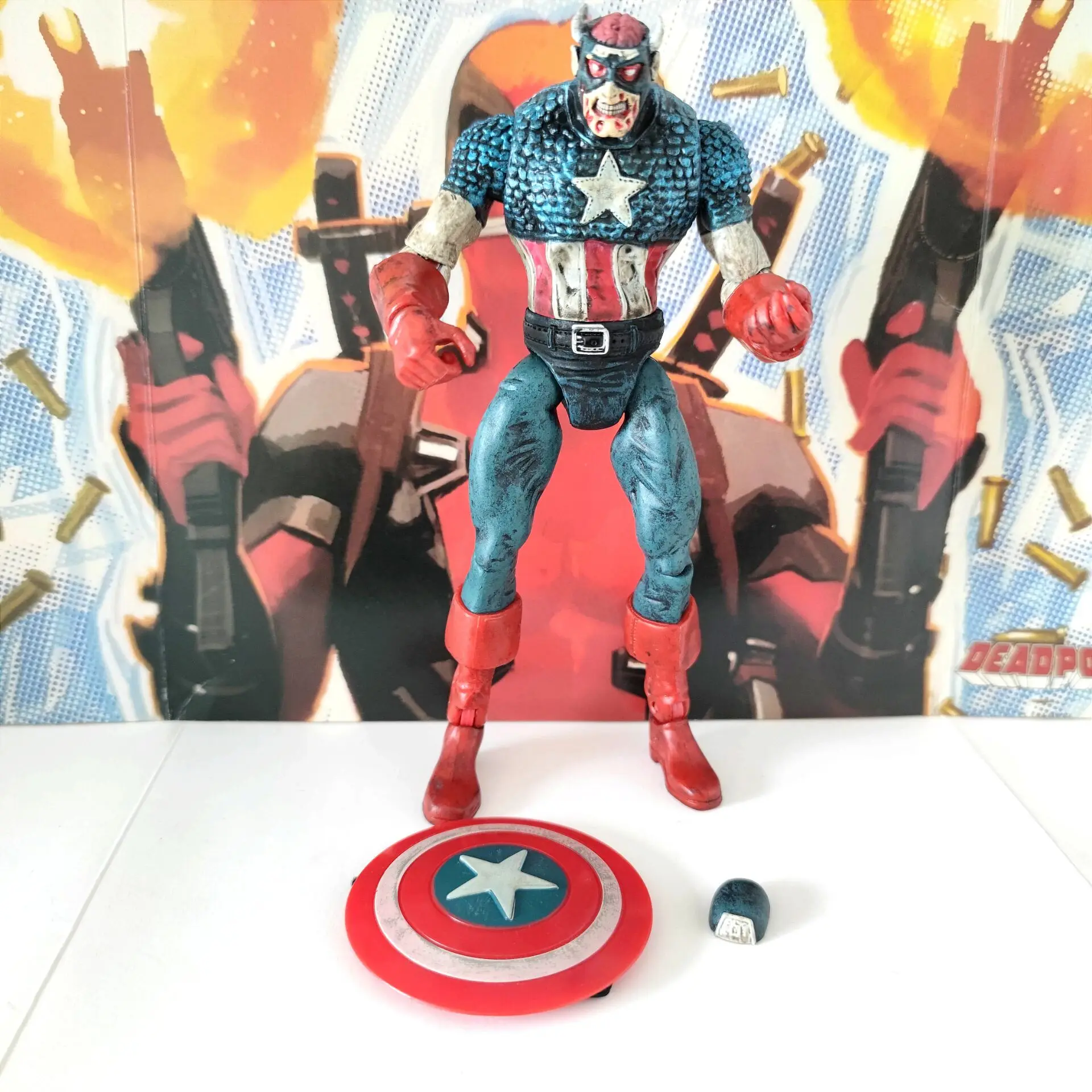 Toybiz Marvel Diamond Select DST Zombie Captain American 7