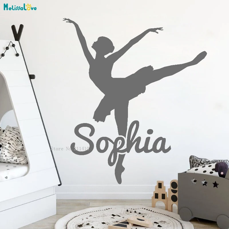 Custom ชื่อเต้นรำ Wall Decals Girl Ballerina ตกแต่งบ้านบัลเล่ต์ห้องพักหญิงทำด้วยมือภาพจิตรกรรมฝาผนังไวนิล YT3980