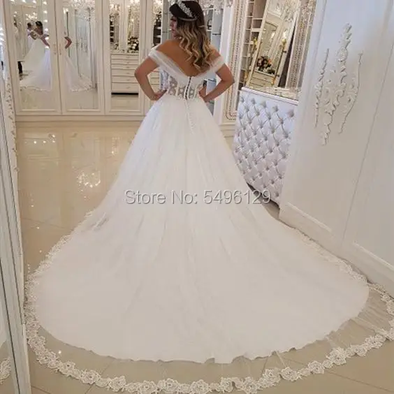 Sweetheart แขนหมวกสายชุดแต่งงาน Lace Bodice Tulle ความยาวชั้นงานแต่งงานชุดเจ้าสาว Appliques ปุ่มกลับ