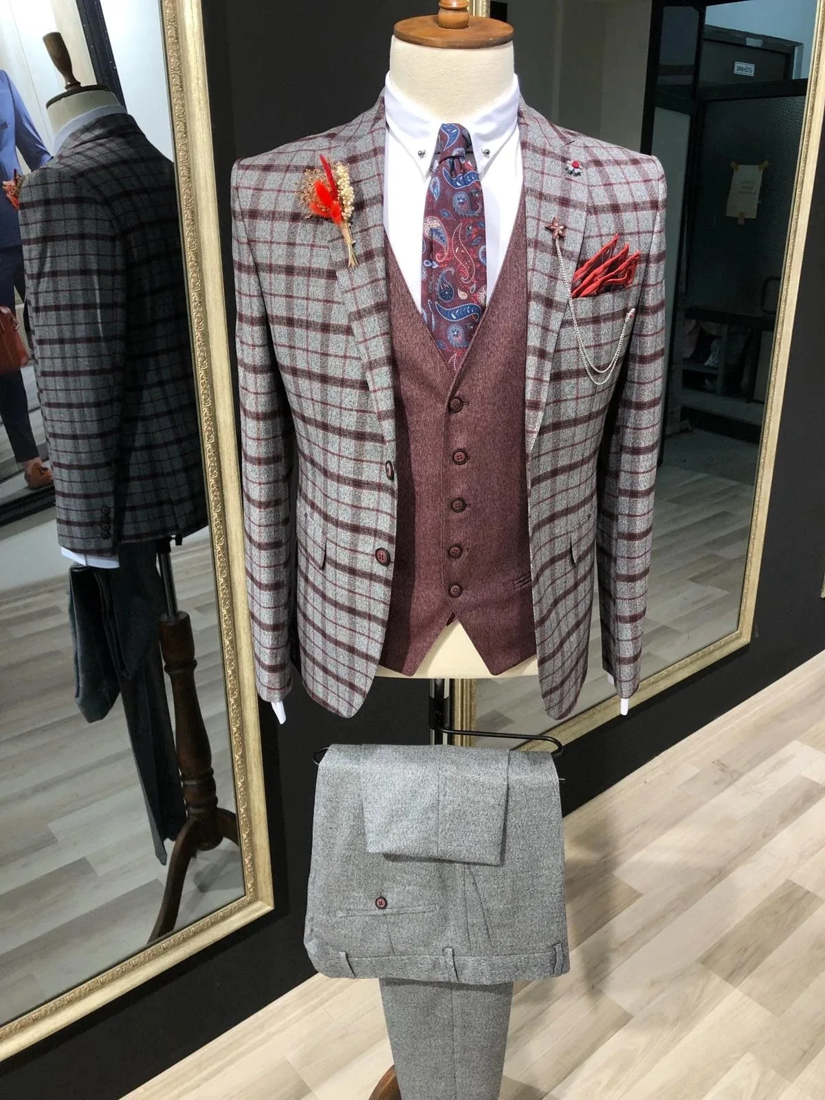 Custom Made Men's Suit 2020 Vintage Plaid Formal Best Man Suits Groom Wear Tweed Tuxedos 3 Pieces Suits (Jacket+Pants+vest)