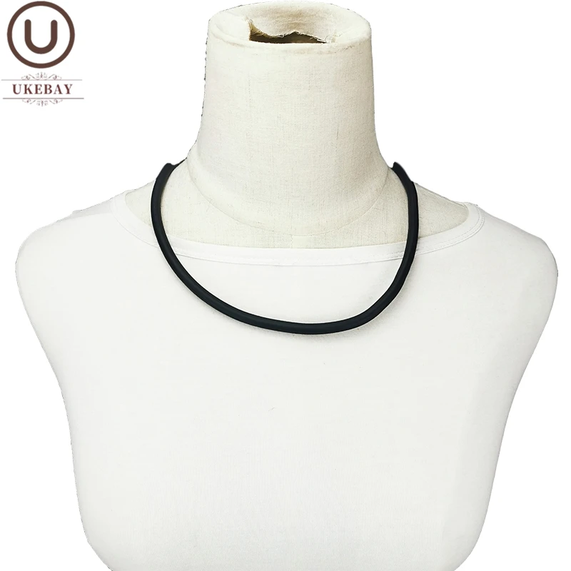 

UKEBAY New Simple Silicone Necklaces Women Statement Necklaces Short Chokers Elasticity Rope Rubber Torques Collar Punk Jewelry
