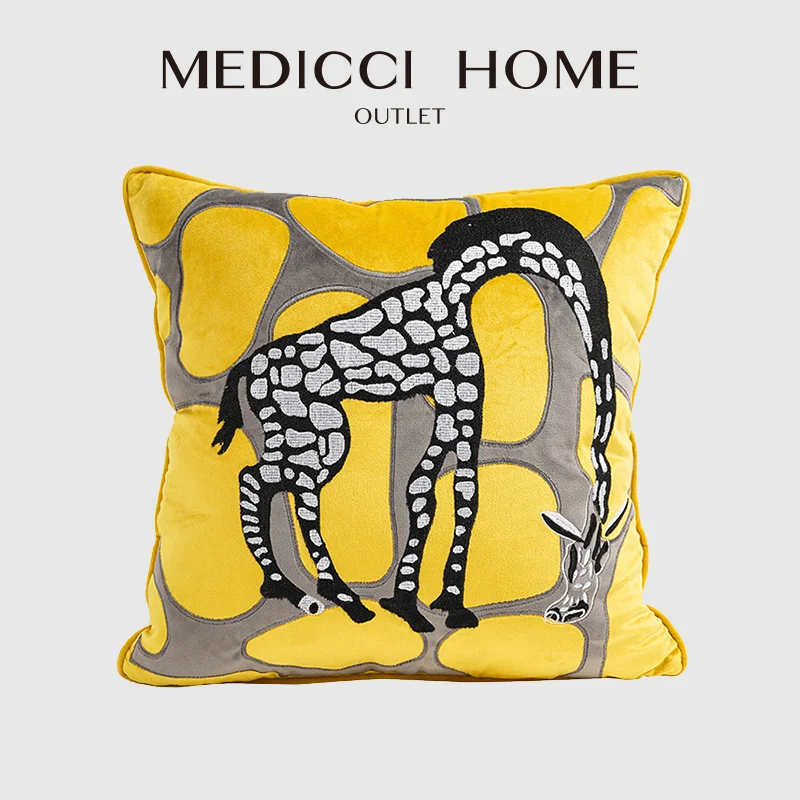 Medicci Home Metropolitan Style Cushion Cover Designer Giraffe Embroidered Cut Velvet Living Room Sofa Pillow Cases Chic Luxury