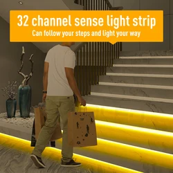 Tira de luz LED Flexible con Sensor de movimiento, luz nocturna con atenuación de escalera para interior, 32 canales, 12V/24V