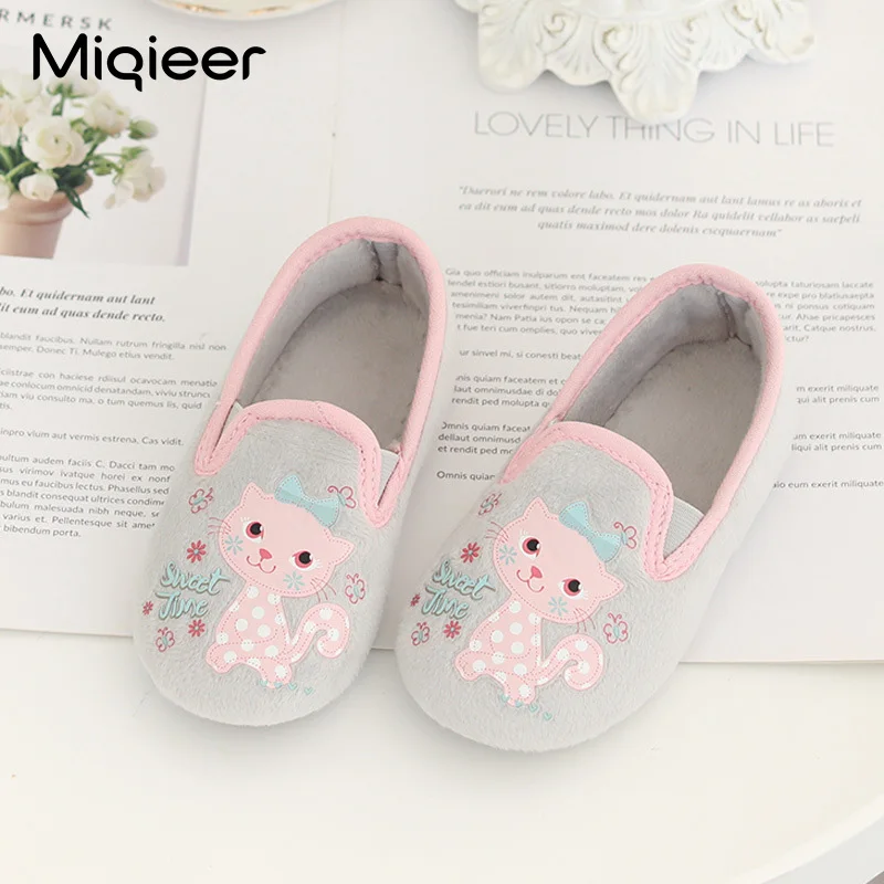 Autumn Winter Sweet Girls Boys Home Slippers Anti Skid Children Kids Cute Cat Indoor Floor Soft Shoes Flat Footwear Zapatos Nina