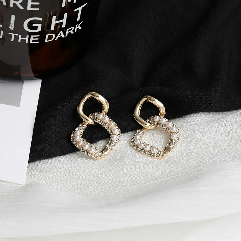 Irregular Rhinestone Geometric Square Clip Earrings on Piercing Light Luxury Temperament Pearl Clip on Earrings for Women Party