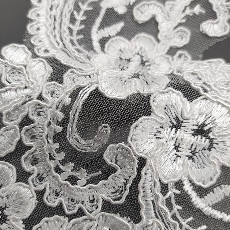 2 pezzi Colletto ricamato con supporto in rete Ricamo in seta leggera in poliestereCollana fintaAccessorio da sposaCollana bustoAccessori in pizzo fai da te