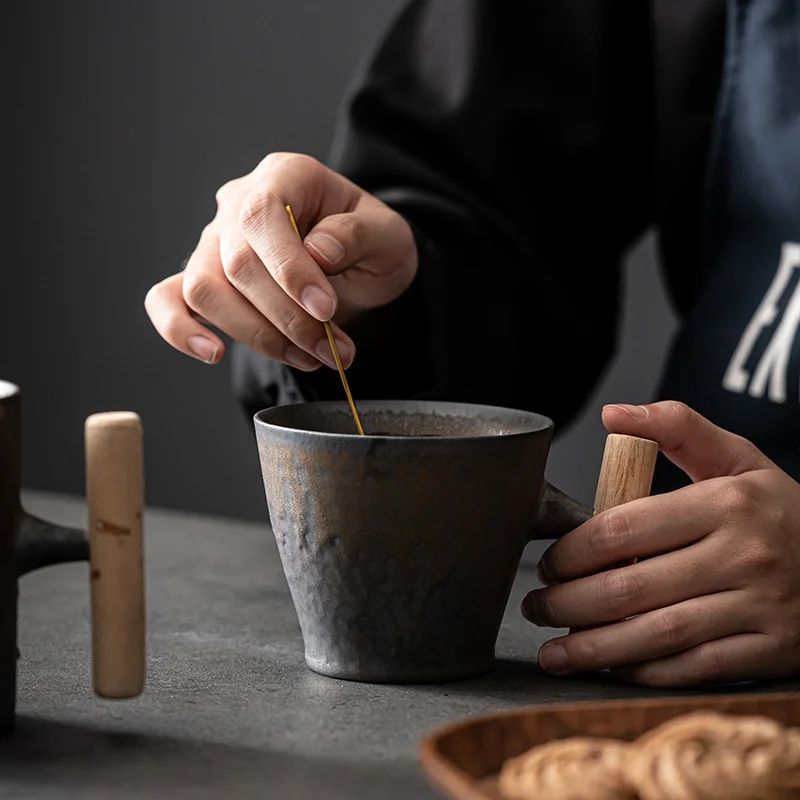 

Japanese-style Retro Vintage Ceramic Manual Coffee Mug With Wooden Handle Tumbler Rust Glaze Tea Milk Beer Cup Home Drinkware