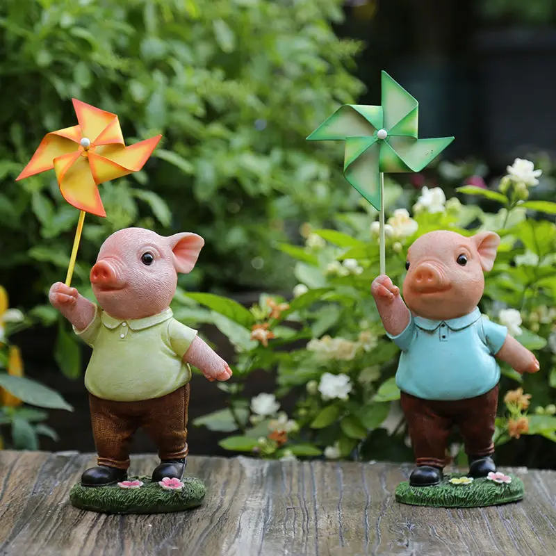 

Garden Cute Cartoon Pig Resin Animal Accessories Outdoor Villa Square Furnishing Crafts Balcony Courtyard Sculpture Decoration