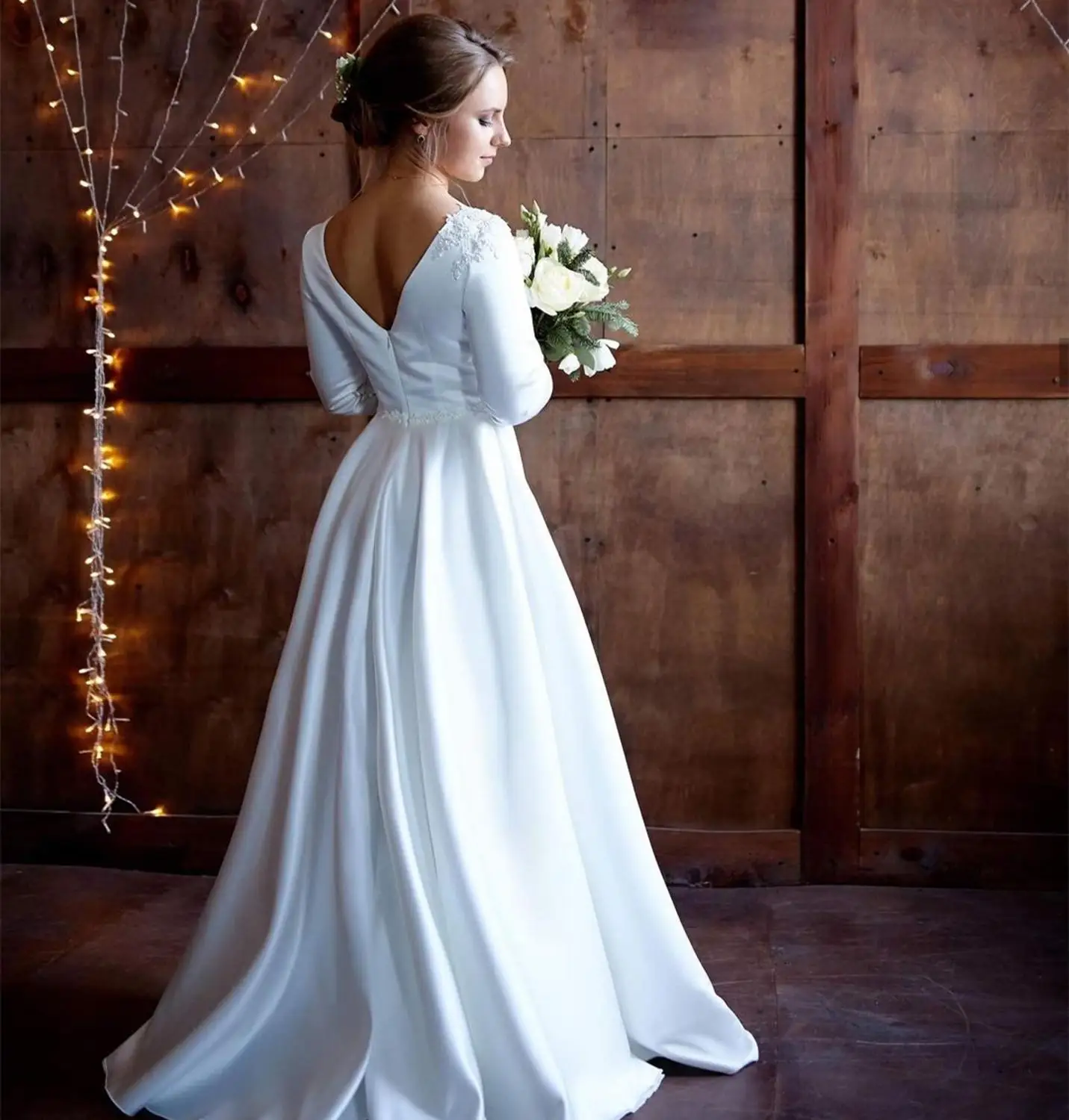 Stunning Hochzeit Kleid O-Hals Bodenlangen Backless Langarm Satin Gericht Zug Robe De Mariee Für Frauen Spitze appliques