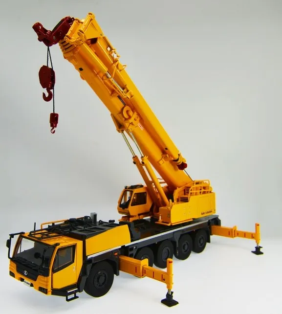 Classic Original Factory Diecast Scale 1:50 Kato Ka-1300r Mobile Crane Model with Small Gift