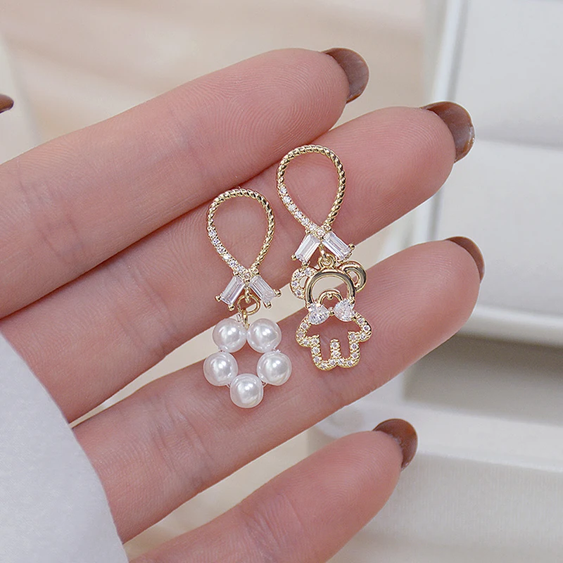 Cute Tiny Bear Asymmetry Pearl Crystal Earring for Women 14K Real Gold Micro Inlaid Zircon Stud Earrings Daily Jewelry Pendant