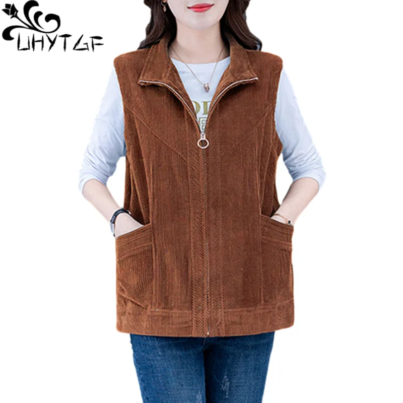 

UHYTGF Sleeveless Female Jackets Vintage Corduroy Casual Autumn Winter Vests For Women Korean Loose 4XL Big Size Waistcoat 1453