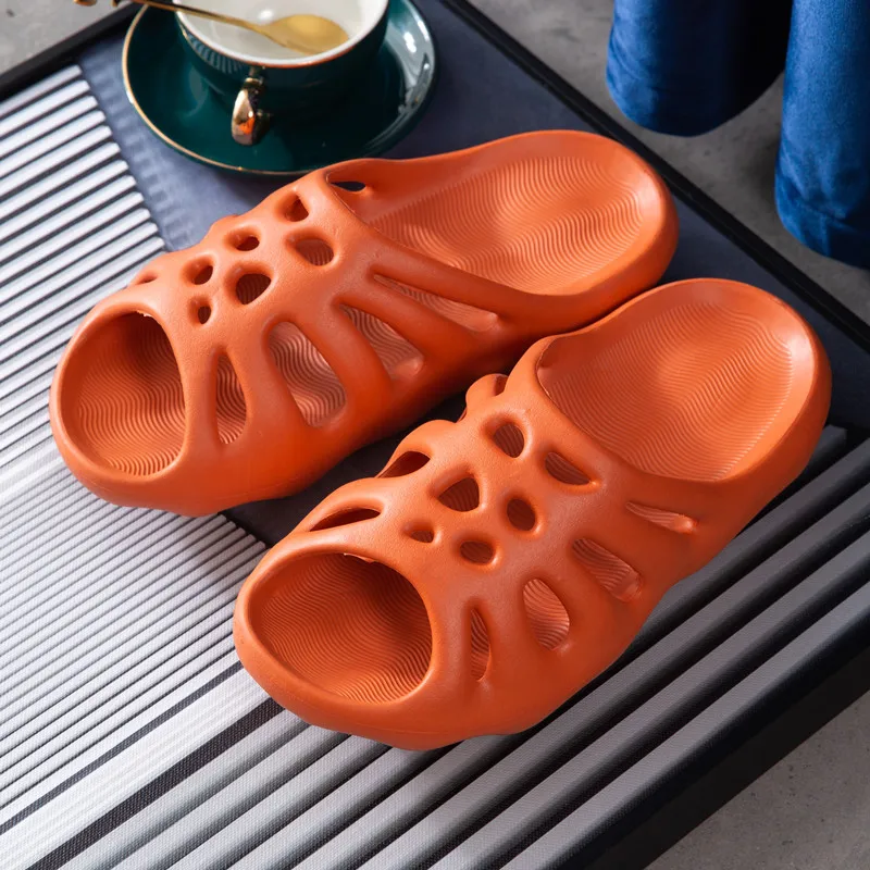 Summer Men Slippers Unisex Outdoor Clogs Beach Sandals Thick Sole Garden Shoes Comfortable Indoor Home Slides Bathroom Footwear