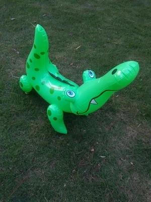 Giocattoli gonfiabili per bambini Coccodrillo Lancio Cerchio Puzzle Gioco Puntelli Modello di performance sul palco Simulazione Animale Coccodrillo 2021