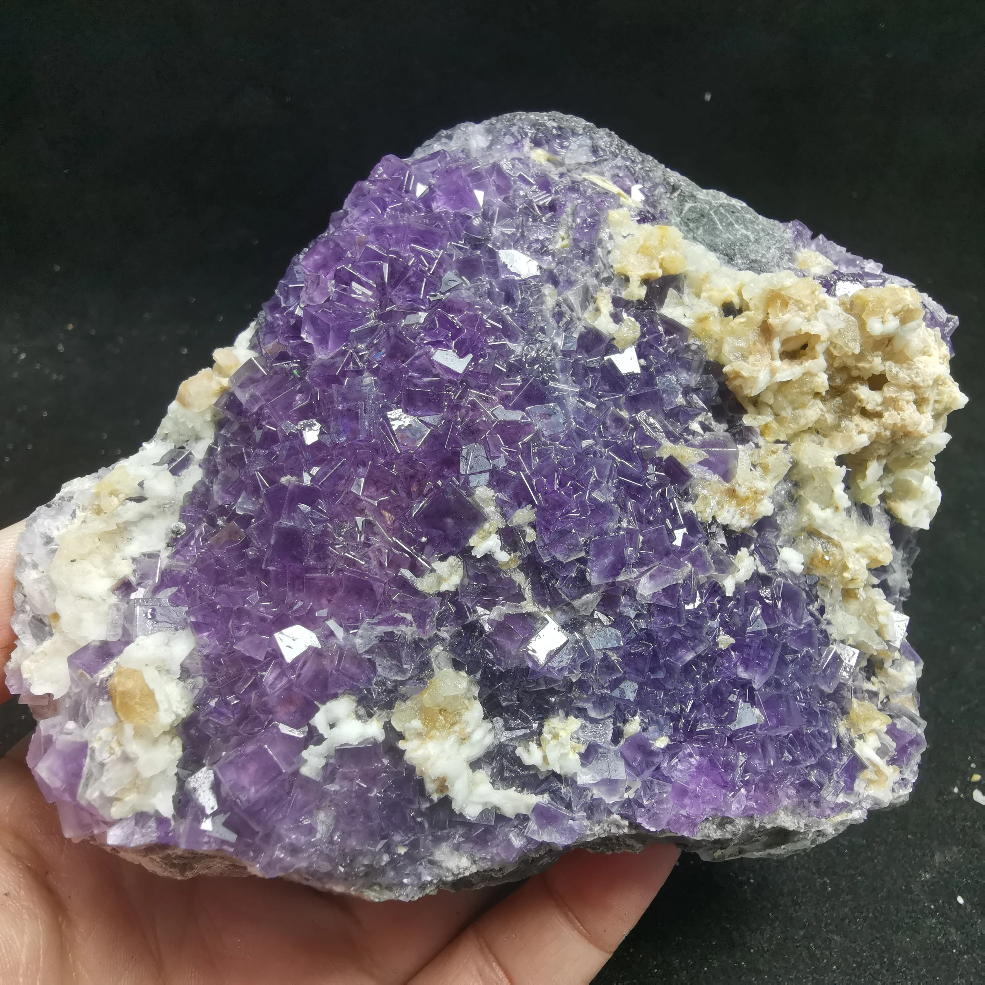 635gNatural rare purple fluorite mica associated minerals specimen stone and CRYSTAL HEALING CRYSTAL QUARTZ GEM home decoration