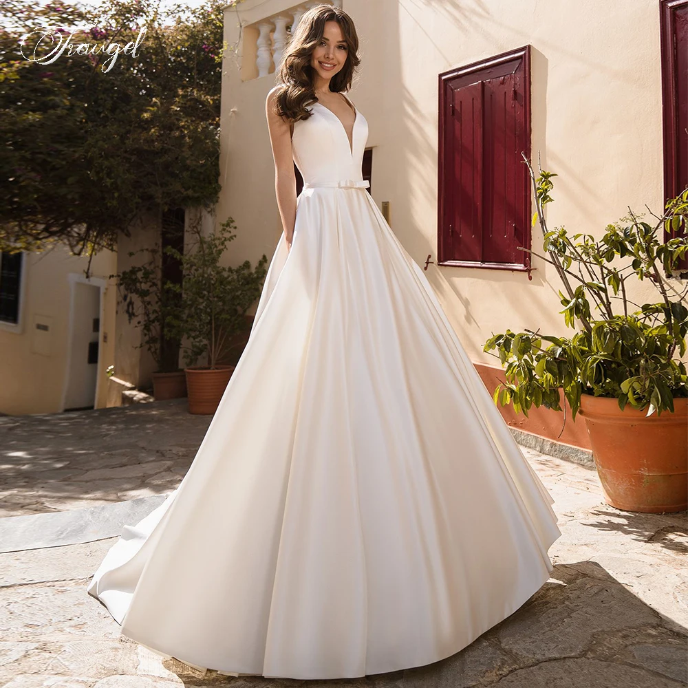 Traugel Sexy Illusion V Neck Matte Satin Vintage Wedding Dresses Luxury Appliques Button Court Train A Line Bridal Gown