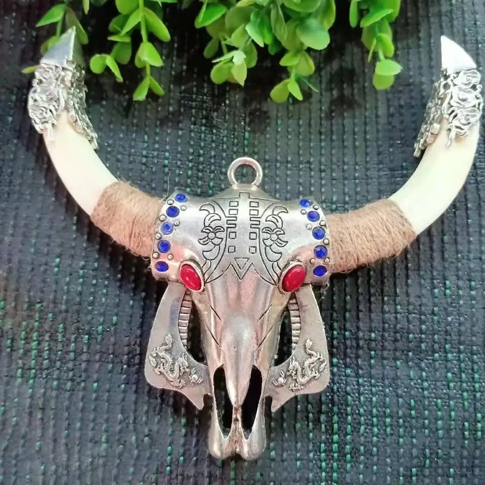 Chinese natural tusk-encased silver tooth horn inlaid silver pendant pig tusk-encased silver pan dragon tooth set dragon handle