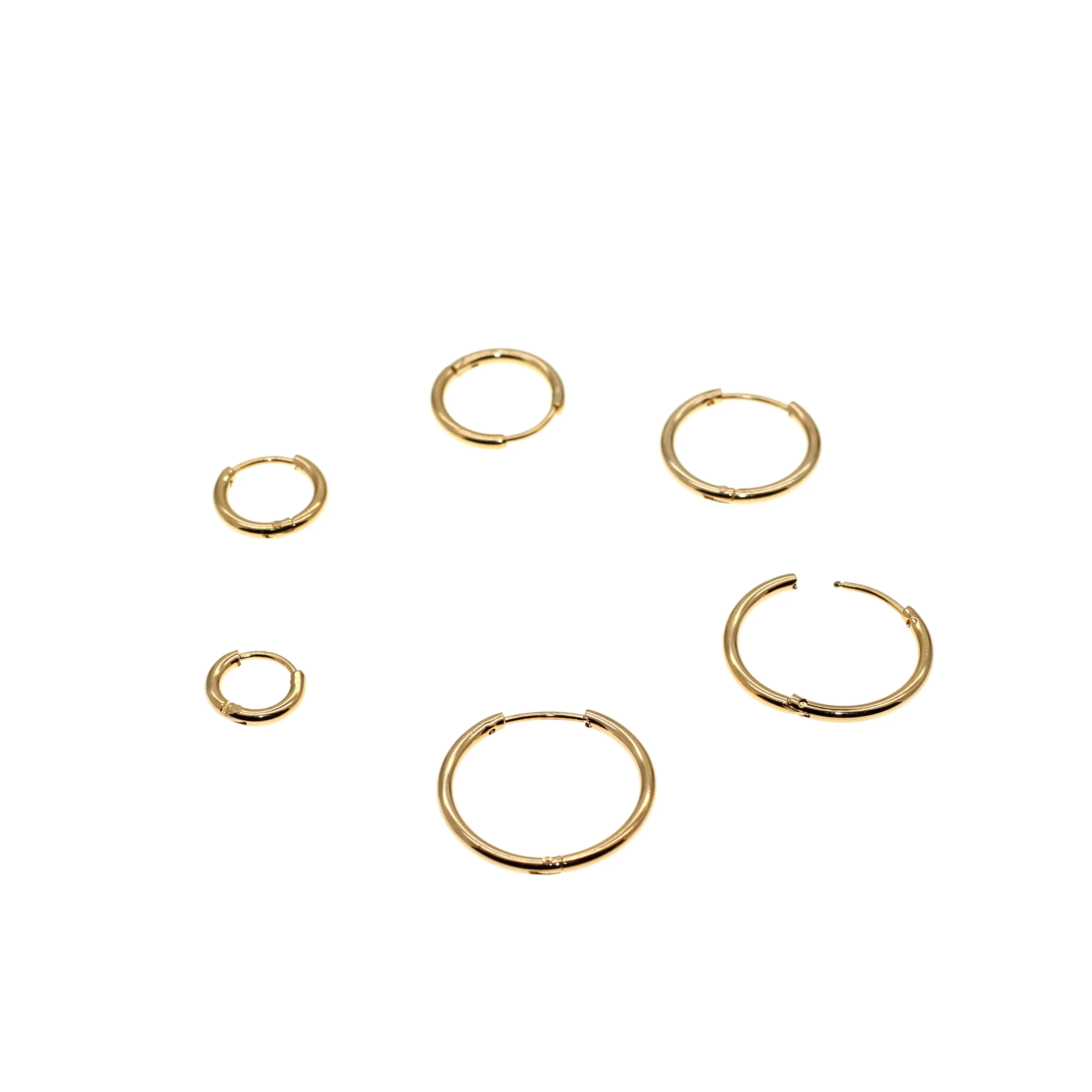 Goldfarbene IP-Beschichtung, 316 Edelstahl, runde, kleine Creolen, 6 mm, verblasst nicht, allergiefrei, klassischer, schlichter Stil. – Detail 2