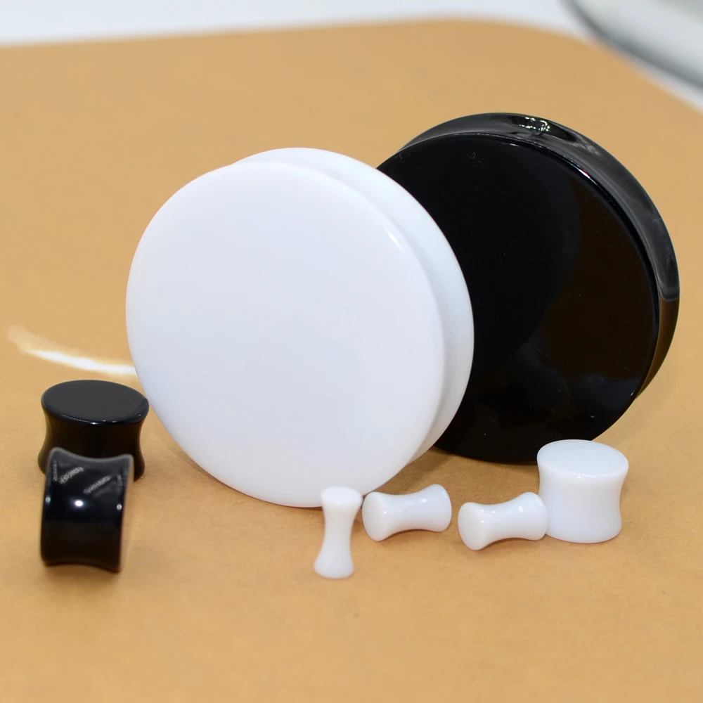 2 pary akrylowe zatyczki do uszu biało-czarne duże rozmiary nosze do uszu duże rozmiary siodło Flesh tunel Expander 3-50mm piercing biżuteria