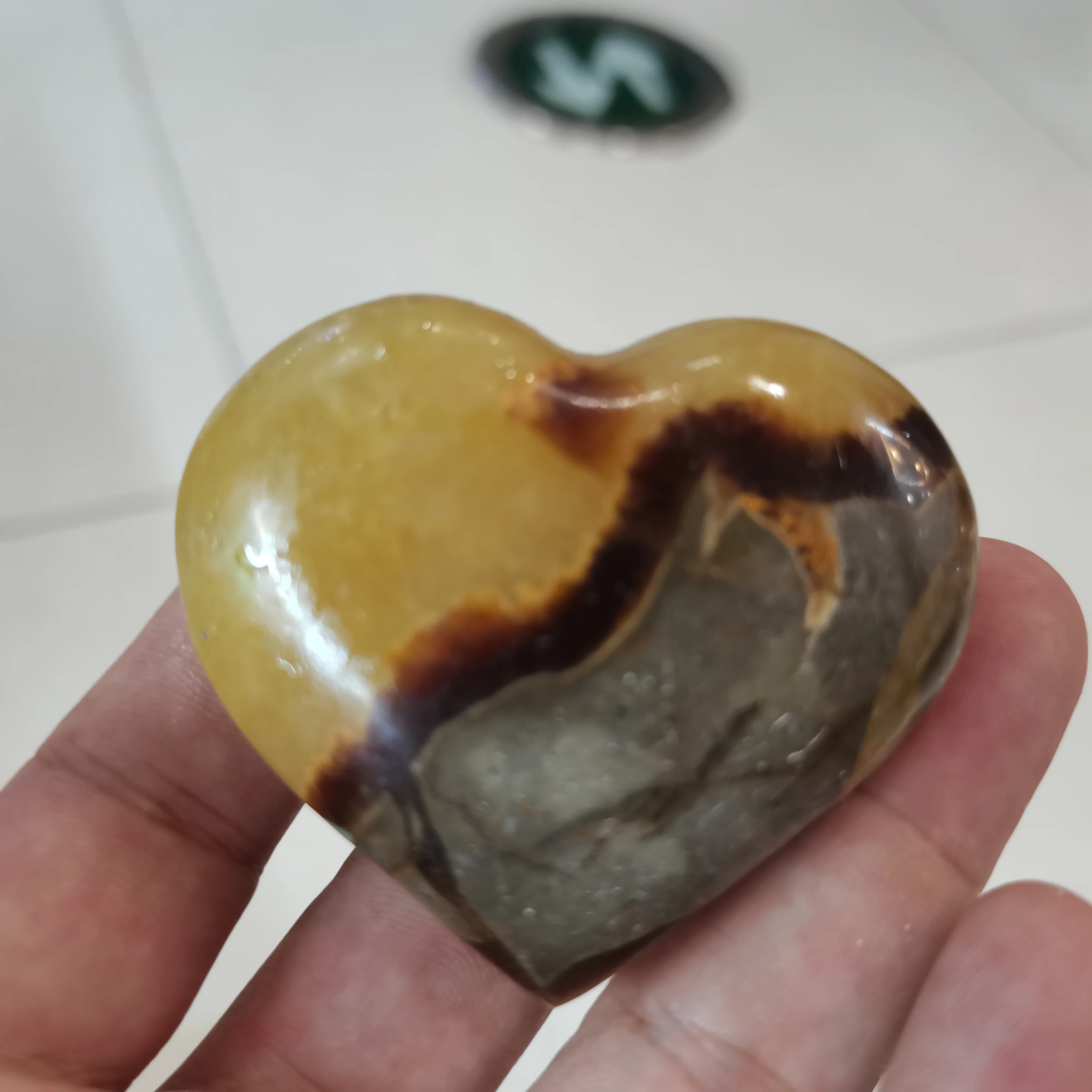 

AAA+ 100% Natural turtle stone perfect carving heart type 1pcs