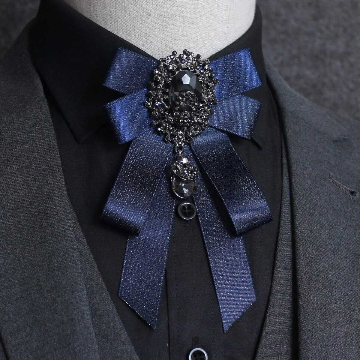 Retro Handmade Ribbon Bow Tie Brooch Rhinestones Crystal Necktie Men's Suit Shirt Collar Pin Luxulry Webbing Jewelry Accessories