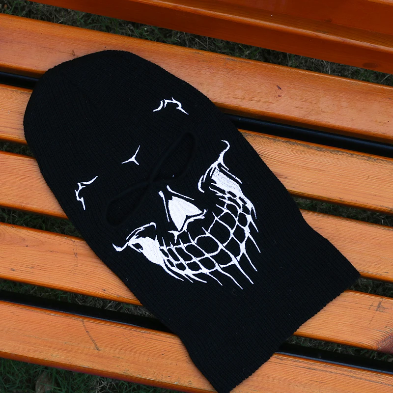 Skull Scratch Embroidery Three-hole Balaclava Knit Hat Army Tactical CS Winter Ski Riding Mask Beanie Prom Party Mask Warm Mask