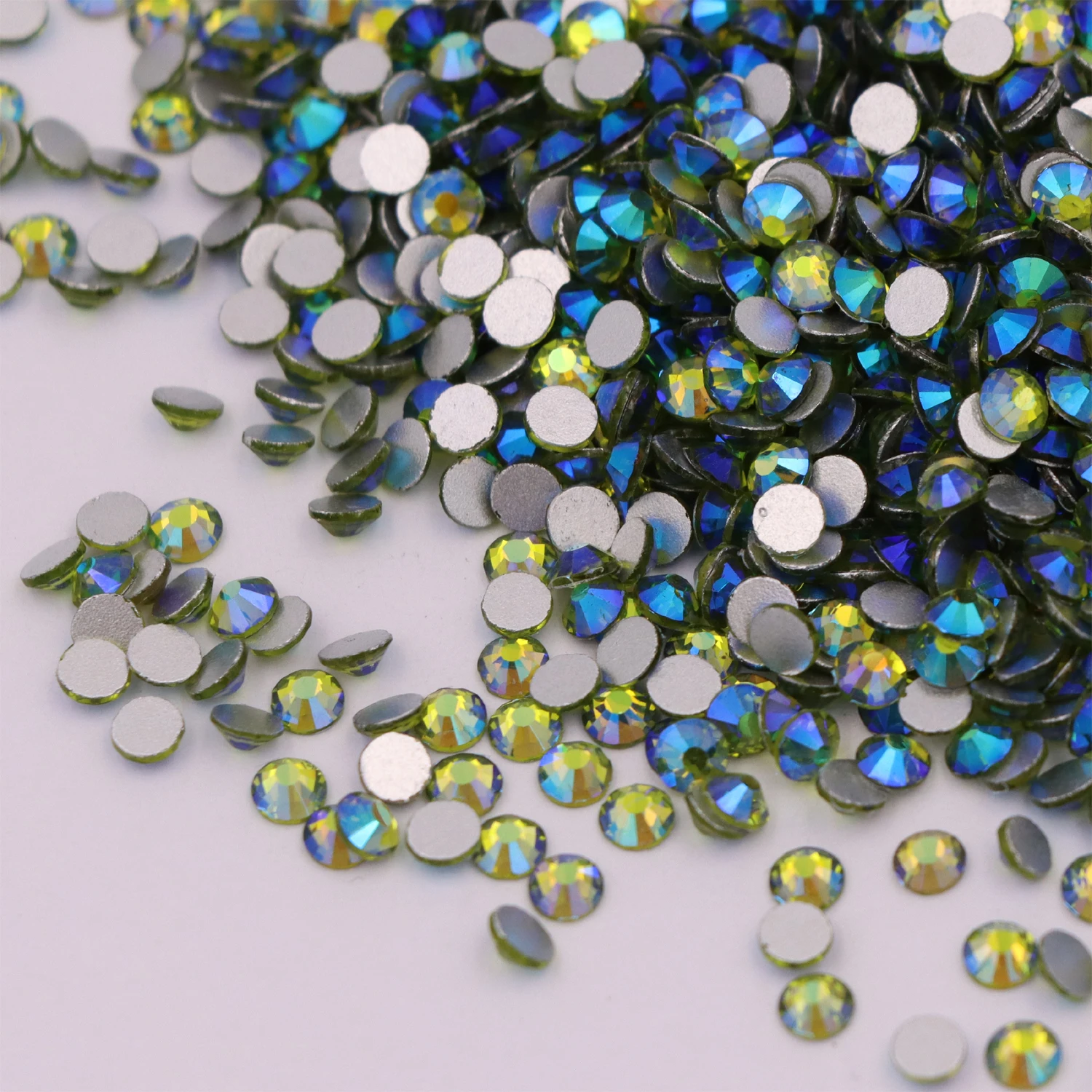 

Olive / Olivine AB Flat Back Non Hotfix Rhinestones Crystals Stones for Nail Art Glitters Decoration