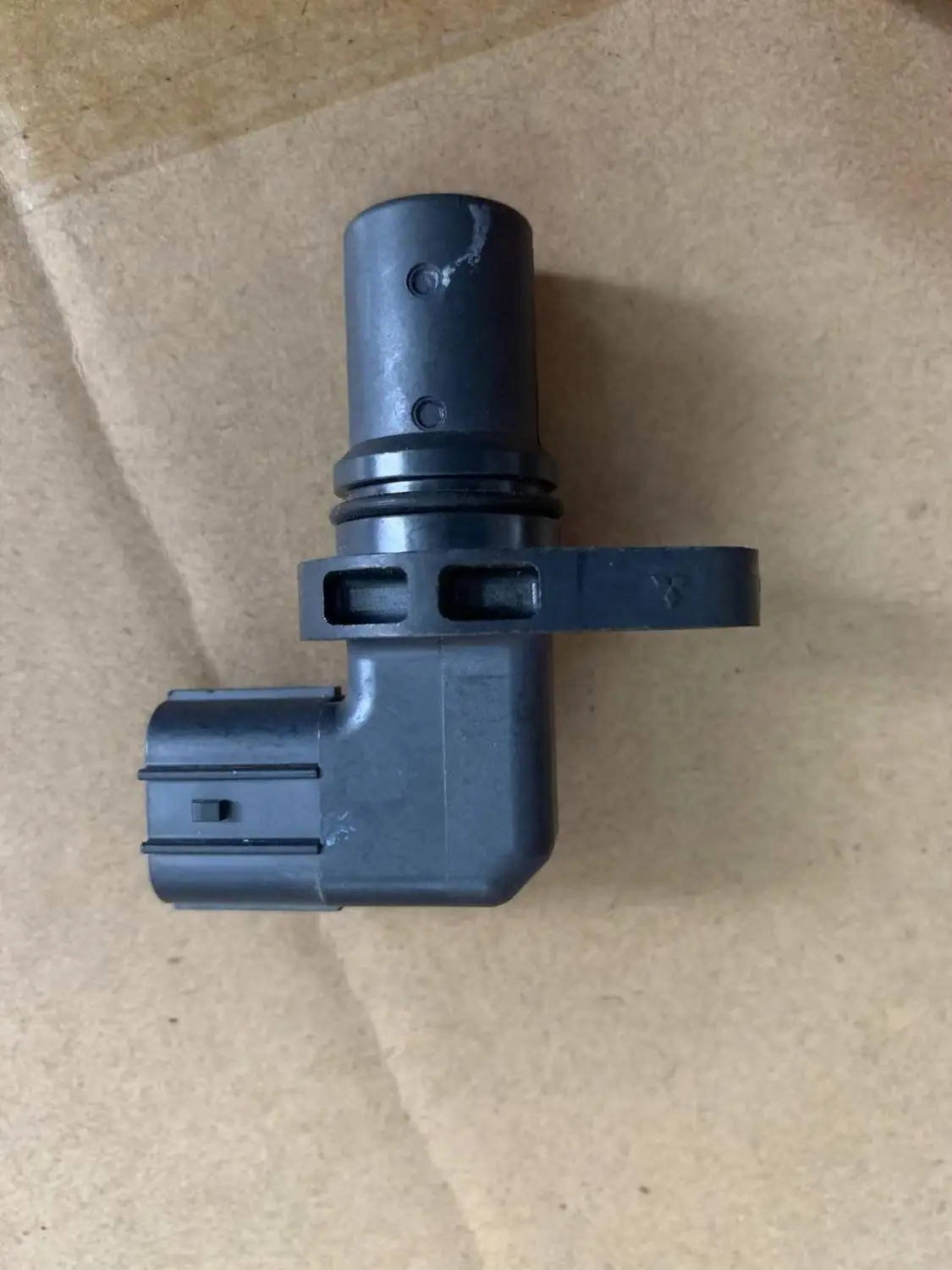 1 x Camshaft Position Sensor For Mitsubishi- for Nissan- Opel Suzuki- J5T33072 J5T33071 High quality Fast delivery Car