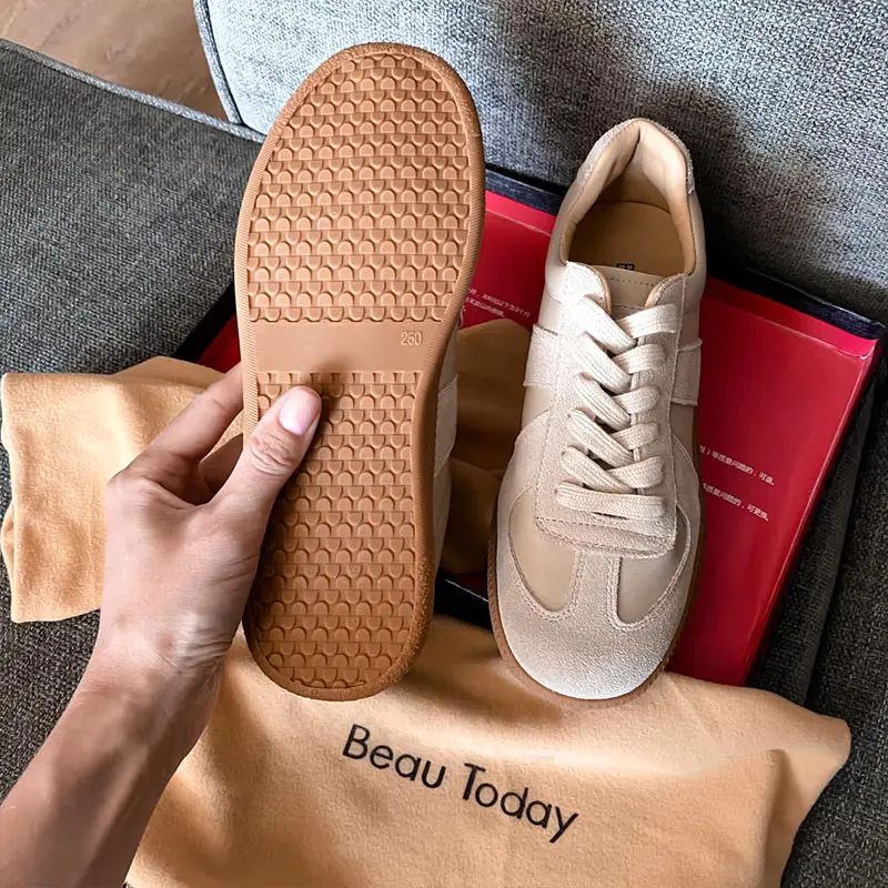 BeauToday Suede Sneakers kobiety syntetyczna skóra okrągłe Toe tenisówki na co dzień zasznurować damskie, patchworkowe buty płaskie Handmade 29801