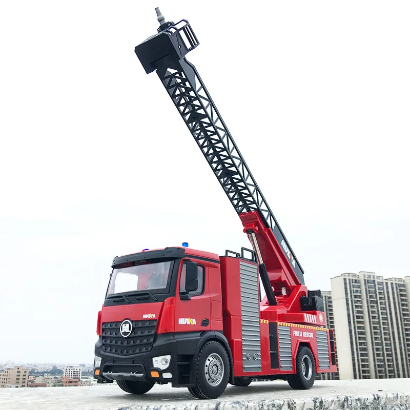 Hochsimulierter Feuerrettungswagen mit Tonlicht, Wasserspray, multifunktional, 62 cm, große 270-Grad-Drehung, RC-Feuerwehrauto