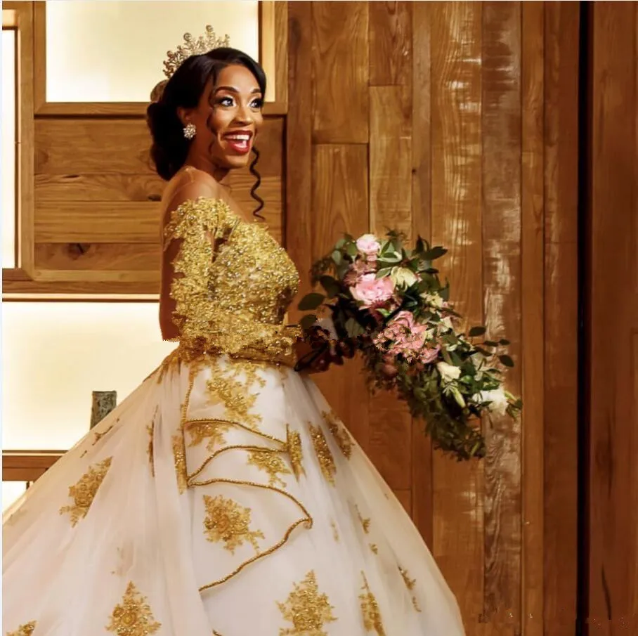 A-line Gold Lace Wedding Dresses For Nigerian Bride Modest African Middle East Church Long Sleeves Wedding Gown Chapel Train